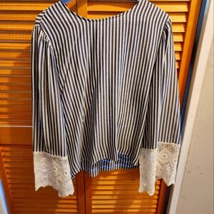 Women's long sleeve top